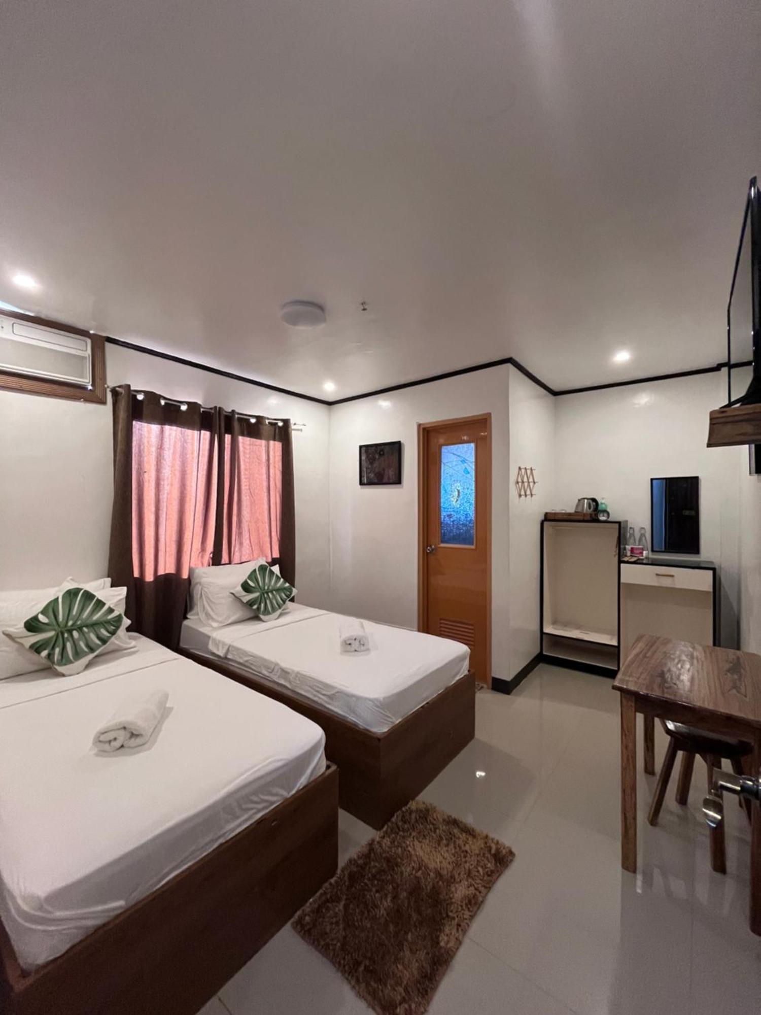 Islanders Inn - Coron Exterior photo